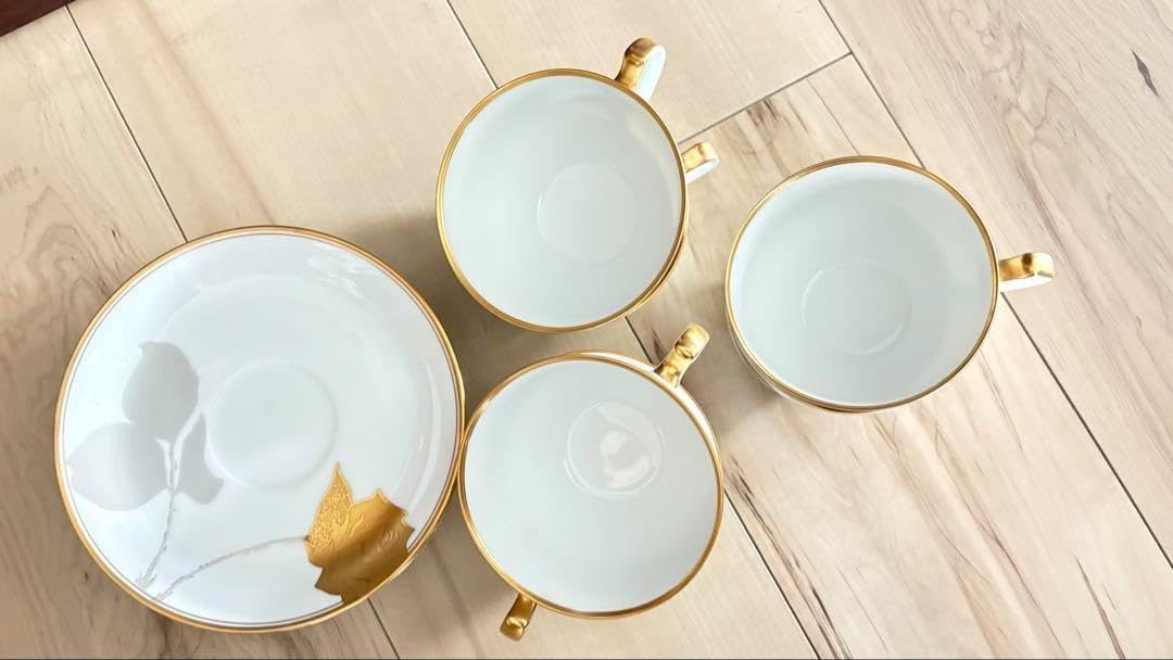 伊東陶山作 京薩摩 草花詰模様 紅茶器 カップ&ソーサー 二客